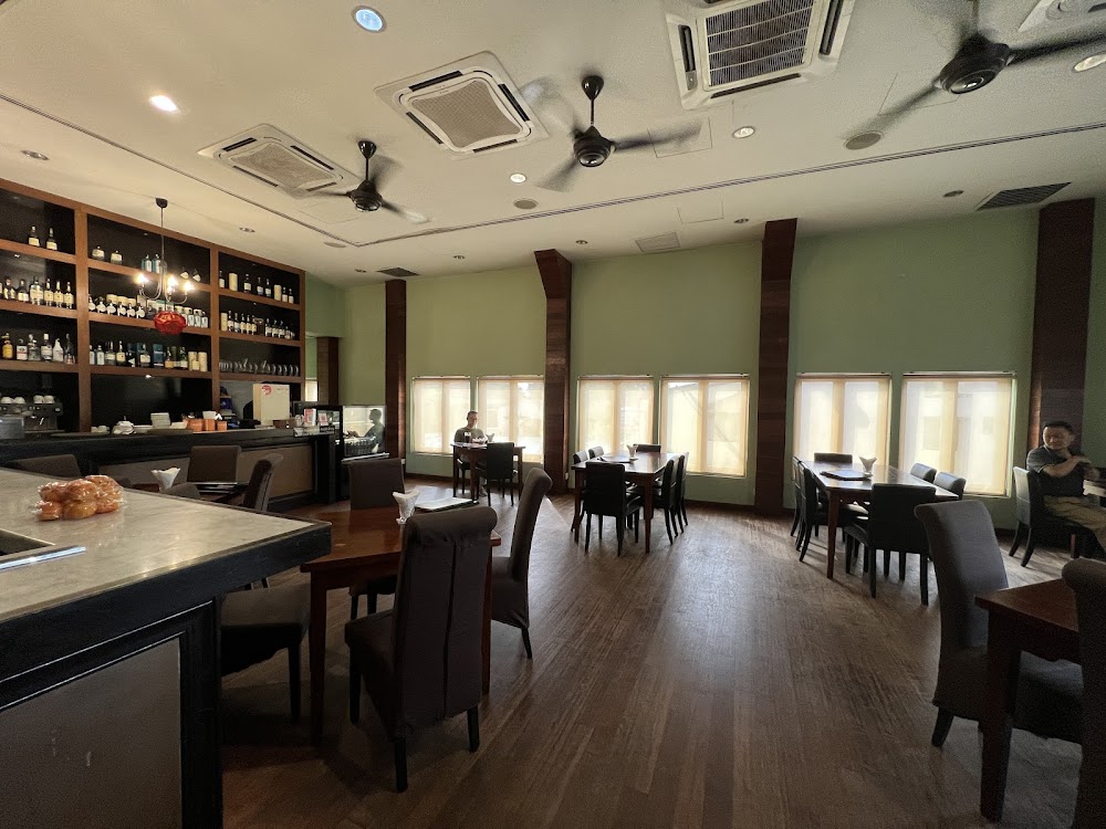 Decanter @ PJ Section 17