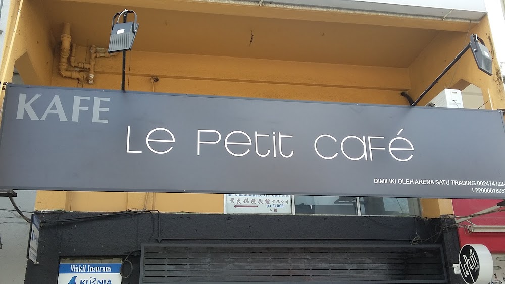 Le Petit Café